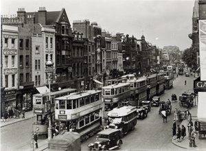 Whitechapel High Street, Londýn, kolem roku 1930 od English Photographer