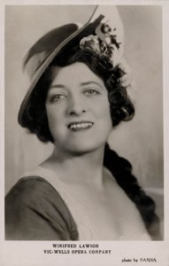 Winifred Lawson, Vic-Wells Opera Company (č/b foto) od English Photographer