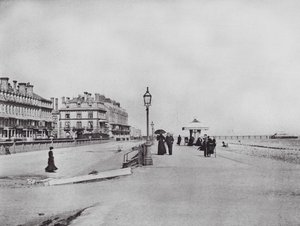 Hodnota: Heene Terrace (černobílá fotografie) od English Photographer