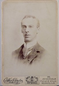 Portrét Arthura Rackhama (1867-1939) (sépiová fotografie)