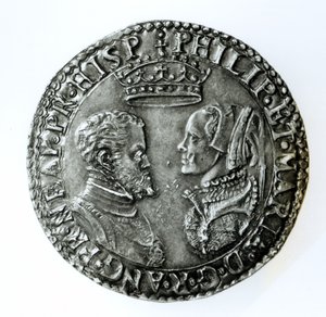 Pamětní šilink na sňatek Filipa II. Španělského (1527-98) a Marie I. Anglie (1516-58) 1554 (stříbro) od English School