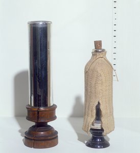 Dewarovy termosky, konec 19. století od English School