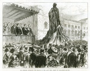 Disraeli enthüllt die Statue des verstorbenen Lord Derby auf dem Parliament Square, Westminster von English School