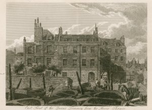 Východní fronta Queens Treasury, od řeky Temže od English School