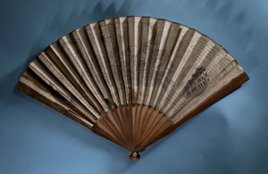 Vějíř zobrazující mapu Bath, kolem roku 1790 (tištěný papírový list a dřevo)