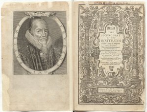 Frontispis k „Druhému dílu institutů anglického práva“. Obsahuje výklad mnoha starověkých a jiných zákonů atd. od sira Edwarda Cokea od English School