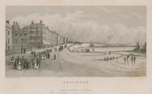 Celkový pohled podél nábřeží v Brightonu od English School