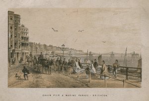 Celkový pohled na Chain Pier a Marine Parade v Brightonu od English School