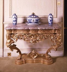 Vyřezávaný konzolový stůl George II, cca 1750 (zlacené dřevo s mramorovou deskou) od English School