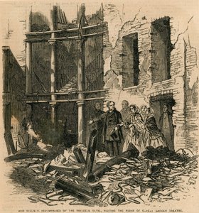 Její Veličenstvo v doprovodu princezny Royal na návštěvě ruin Covent Garden Theatre v Londýně od English School
