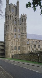 Octagon Tower, z jihu, postavený 1322 od English School