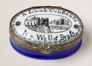 Oválný patch box s bílým porcelánovým víkem (smaltovaný)