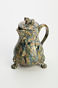 Stafordšírský masivní džbán s efektem achátu, cca 1760-70 (olověná glazovaná kamenina)