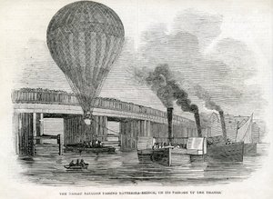 Balón z Nassau míjející Battersea Bridge od English School