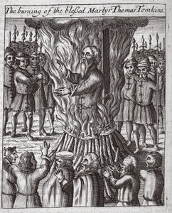 Upálení blahoslaveného mučedníka Tomáše Tomkinse, ilustrace z knihy "Acts and Monuments" od Johna Foxe, deváté vydání, vyd. 1684 (litografie) od English School