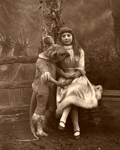 Alice a plch, 1887