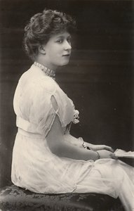 H.R.H. Princezna Mary, c1915.