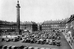 Place Vendome a sloup vztyčený k Napoleonovým vítězstvím, Paříž, 1931 od Ernest Flammarion