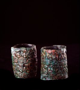 Etruská civilizace: zdobení náramků v bronzu z hrobky bronzové nádrže ve Vulci, 680-670 př.nl od Etruscan