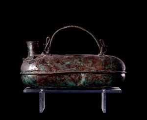 Etruská civilizace: bronzový askos z hrobky Bronze Char ve Vulci, 680-670 před naším letopočtem od Etruscan