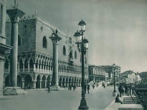 Hlavní průčelí Dóžecího paláce s Riva degli Schiavoni, Benátky, Itálie, 1927 od Eugen Poppel