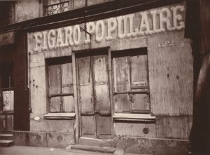 Le Figaro populaire, 122 Boulevard de la Villette (průčelí holičství, 122 Boulevard de la Villette) od Eugène Atget