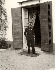 Portrét muže v uniformě na farmě Lo Zucco, Sicílie, 1900 od Eugenio Interguglielmi