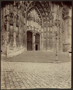 Beauvais, katedrální brána od Eugène Atget