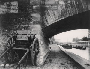 Pont de lArchevêché, na rohu Quai de la Tournelle, Paříž, 1911 od Eugène Atget