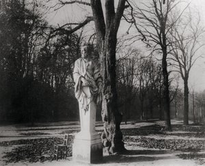 Socha, Jardin des Tuileries, Paříž od Eugène Atget