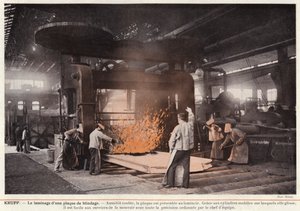 Krupp, Kutálení pancéřové desky (černobílá fotografie) od European Photographer