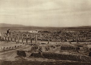 Timgad, Celkový pohled (č/b fotografie) od European Photographer