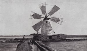 Trapani, větrný mlýn (černobílá fotografie) od European Photographer