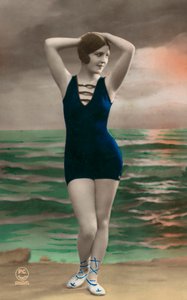 Mladá žena v plavkách (kolorovaná fotografie) od European Photographer