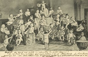 Orchestr miminek (litografie) od European School