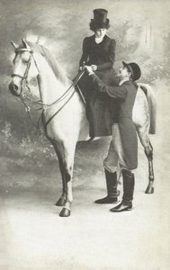 Žena a muž v jezdeckém oblečení (čb fotografie) od European School