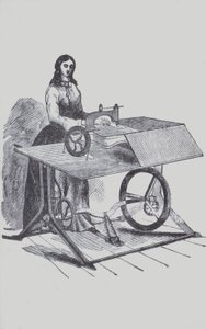 Žena používající šicí stroj (litho) od European School