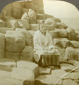 V křesle přání, Giants Causeway, Antrim, Severní Irsko.