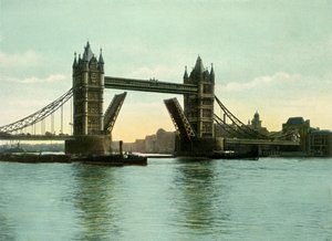 Tower Bridge, 1900.