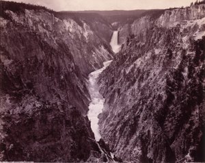 Yellowstonský kaňon a vodopády