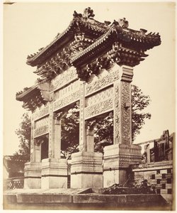 Oblouk v lamaistickém chrámu poblíž Pekingu, říjen 1860 od Felice Beato