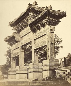 Oblouk v Lámově chrámu poblíž Pekingu od Felice Beato