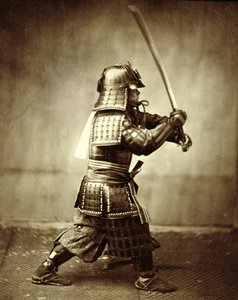 Samuraj se zdviženým mečem, c1860 od Felice Beato