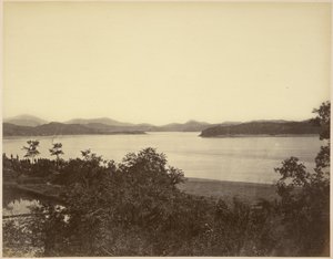 Pohled z pevnosti Fort Monocacy s pevností Fort McKee v dálce od Felice Beato