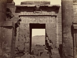 Detaily vstupní brány do chrámu, Medinet Habu od Félix Bonfils