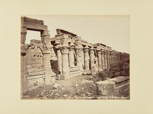 Fílé. Kolonáda Isis, fotografováno od obelisku (Egypt) od Félix Bonfils