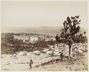 Celkový pohled na Baalbek, Sýrie #438 od Félix Bonfils