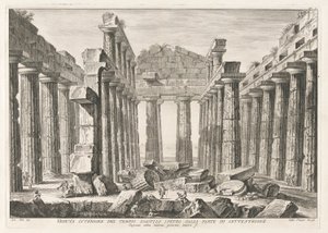 Vnitřní pohled na Hexatile Hypaethral Temple ze severu, z Antichitu? z Pesto (starožitnosti Paestum)