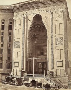 Dveře mešity sultána Hassana v Káhiře, Egypt od Félix Bonfils
