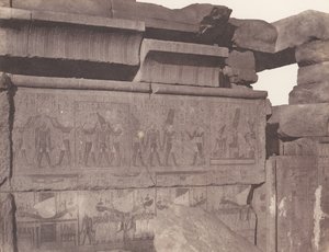 Karnak Théby, Palác - Stavba žuly - Vyřezávaná výzdoba..., 1851-52, tištěno 1853-54. od Félix Teynard